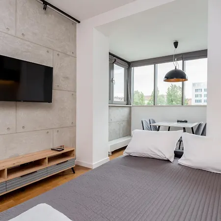 Arianska Comfort By Bookinghost