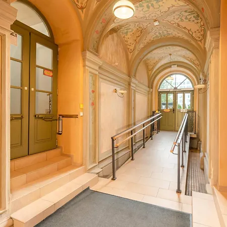 Arianska Comfort By Bookinghost * Krasków