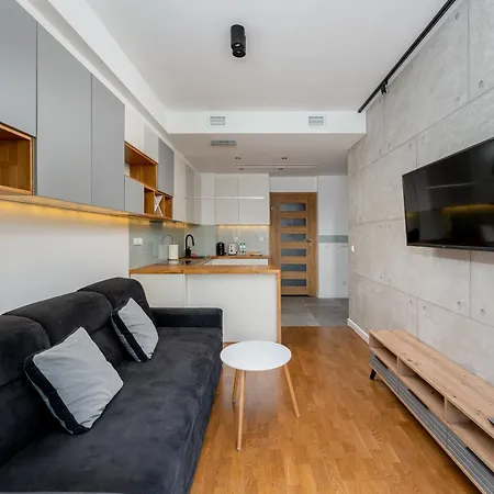 Arianska Comfort By Bookinghost * Krakau