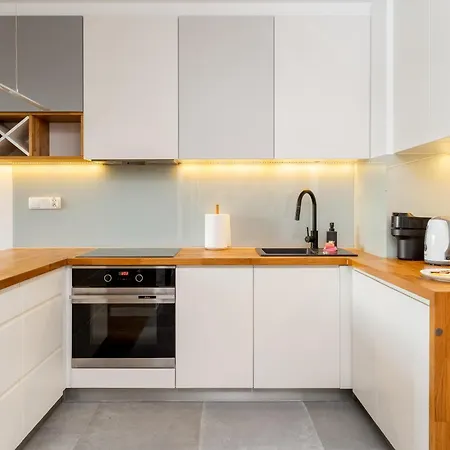 Arianska Comfort By Bookinghost * Краков